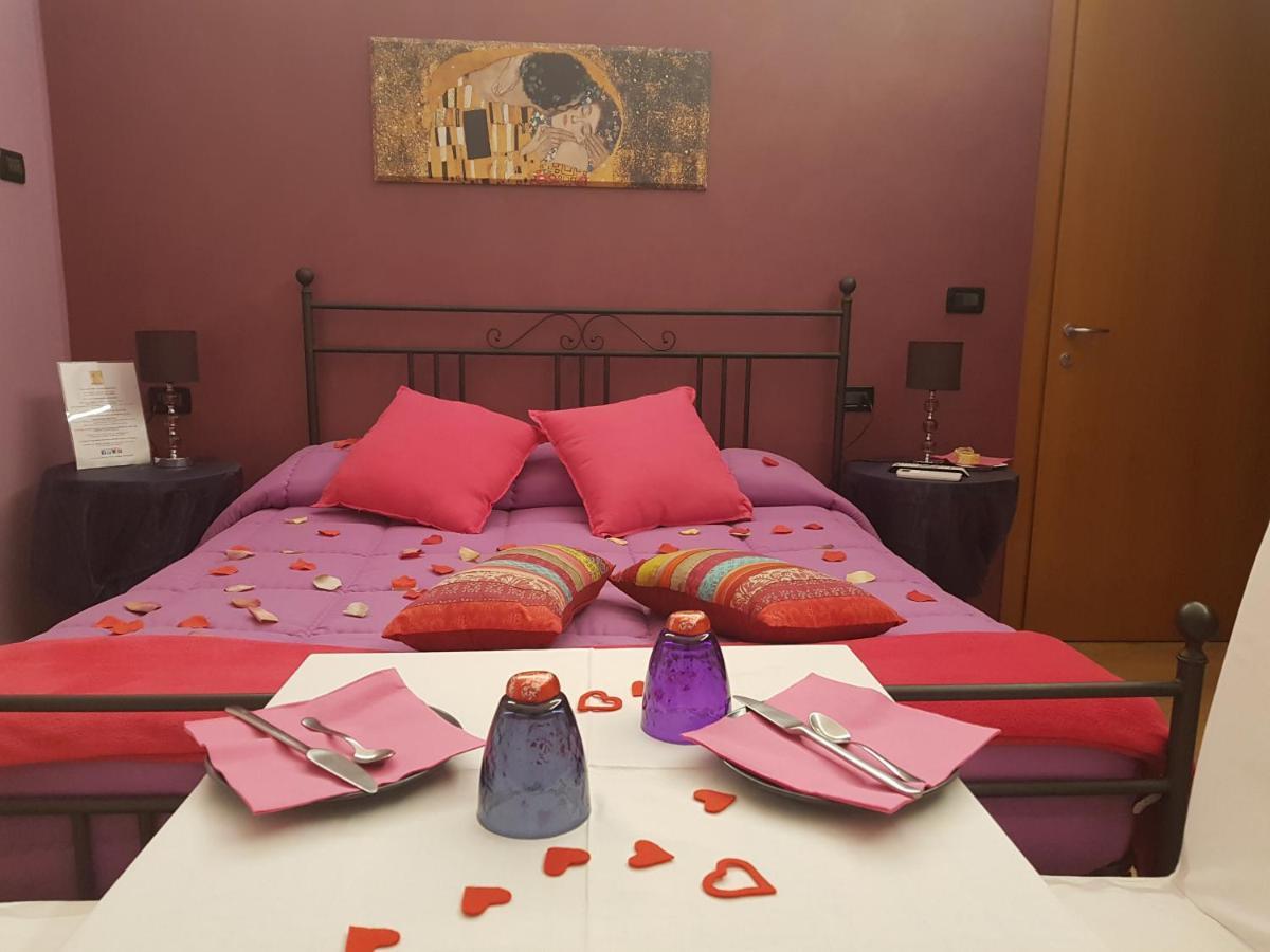 Ghiro Ghiotto Bed & Breakfast Pietra Ligure Ngoại thất bức ảnh
