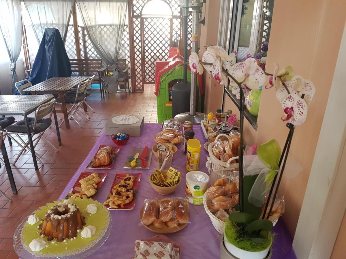 Ghiro Ghiotto Bed & Breakfast Pietra Ligure Ngoại thất bức ảnh