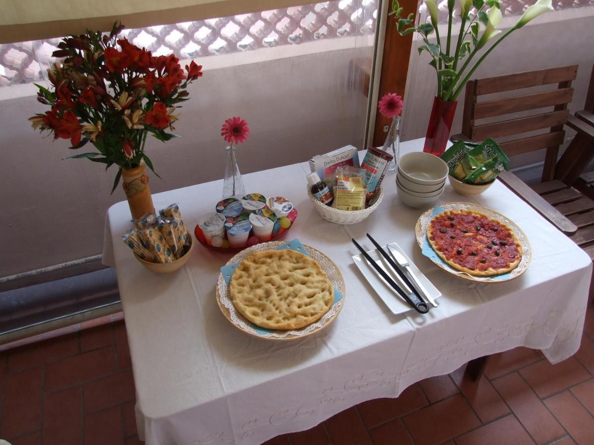 Ghiro Ghiotto Bed & Breakfast Pietra Ligure Ngoại thất bức ảnh