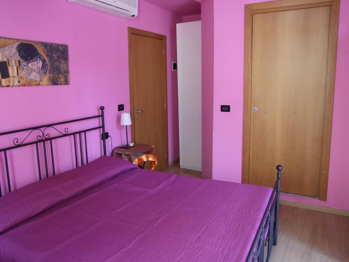 Ghiro Ghiotto Bed & Breakfast Pietra Ligure Ngoại thất bức ảnh