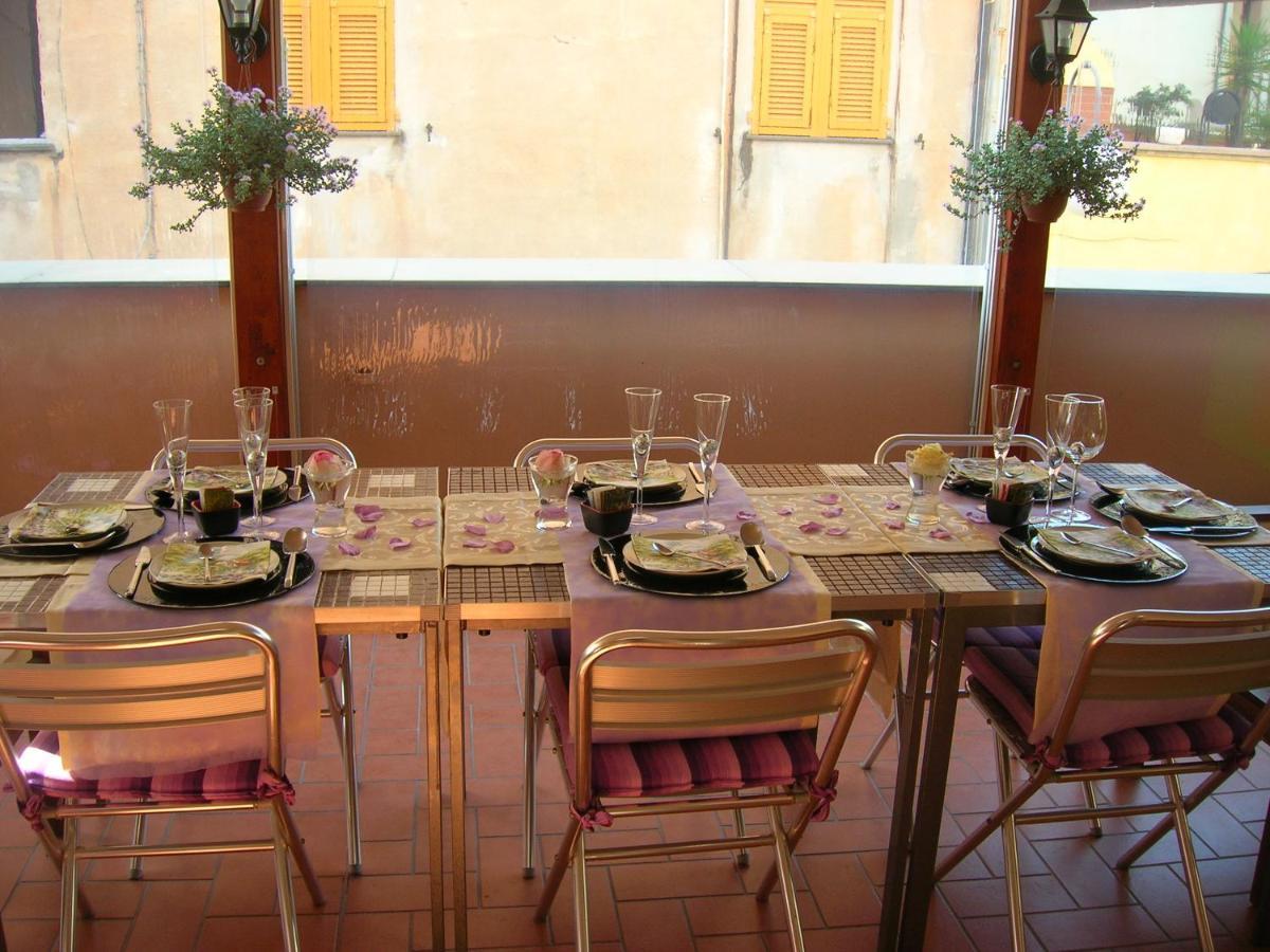 Ghiro Ghiotto Bed & Breakfast Pietra Ligure Ngoại thất bức ảnh