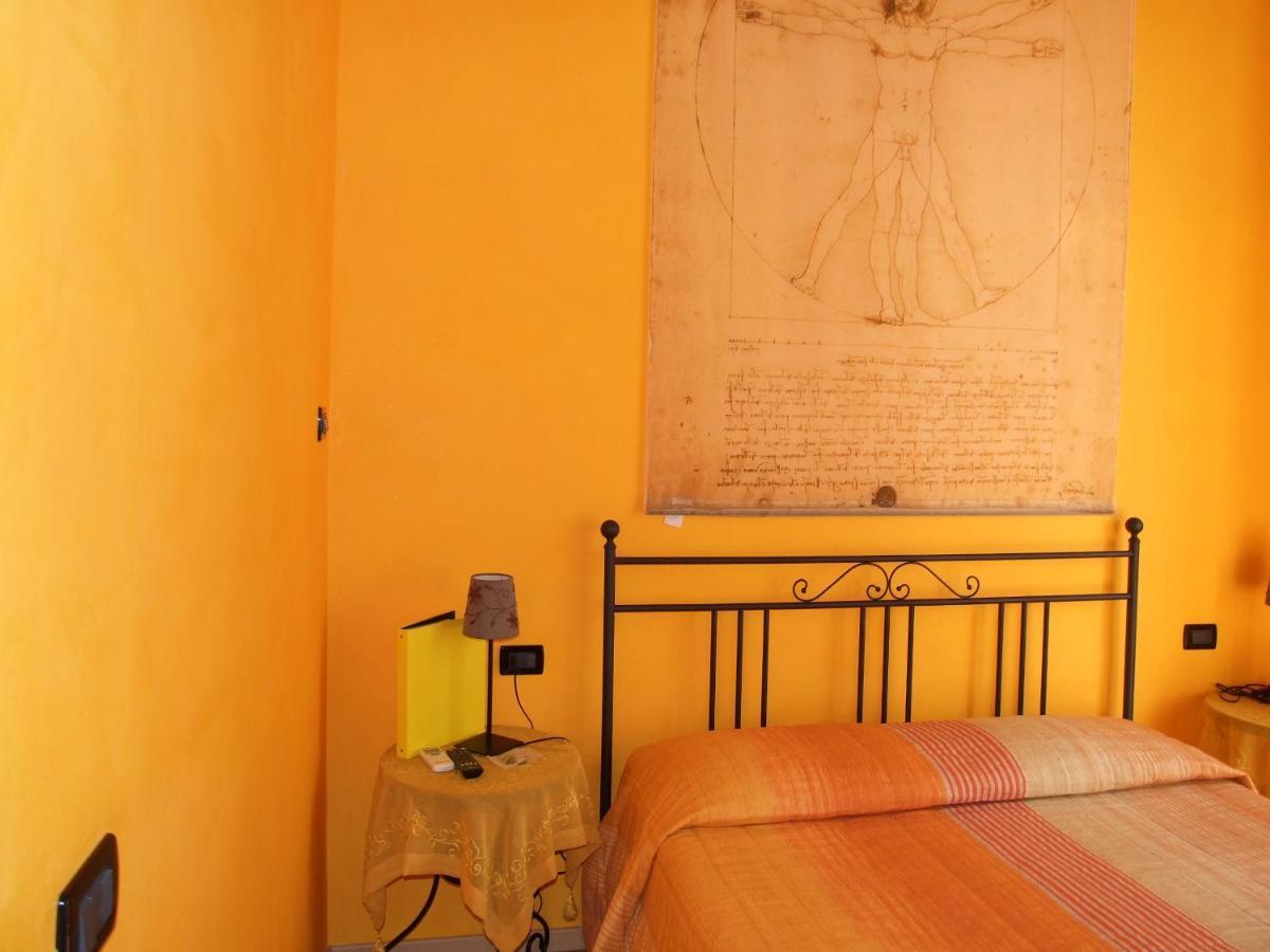 Ghiro Ghiotto Bed & Breakfast Pietra Ligure Ngoại thất bức ảnh