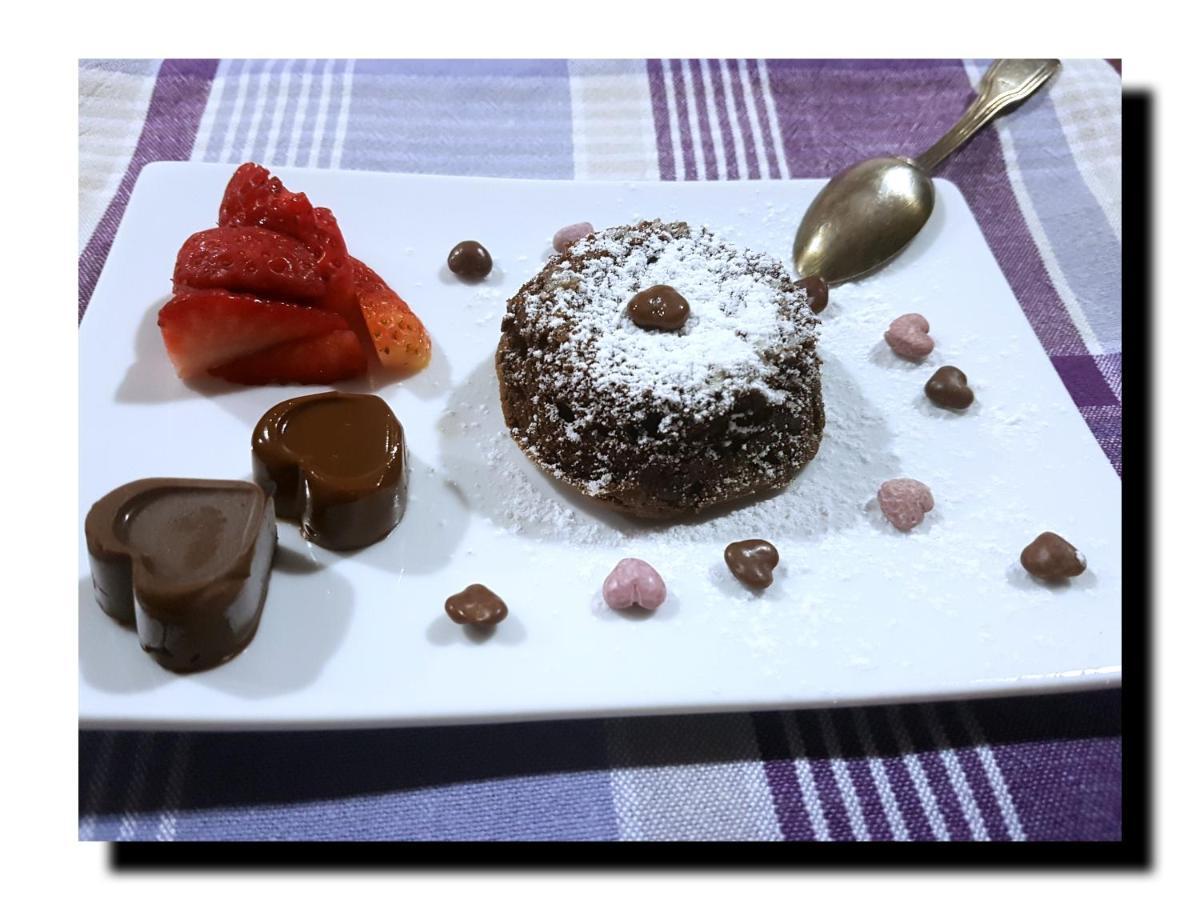 Ghiro Ghiotto Bed & Breakfast Pietra Ligure Ngoại thất bức ảnh