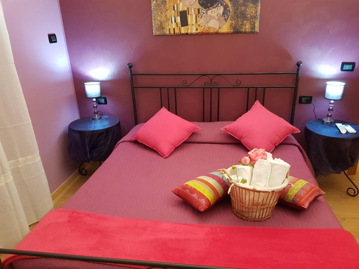 Ghiro Ghiotto Bed & Breakfast Pietra Ligure Ngoại thất bức ảnh