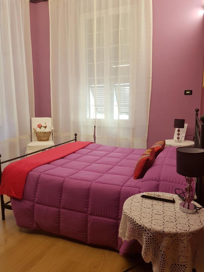Ghiro Ghiotto Bed & Breakfast Pietra Ligure Ngoại thất bức ảnh