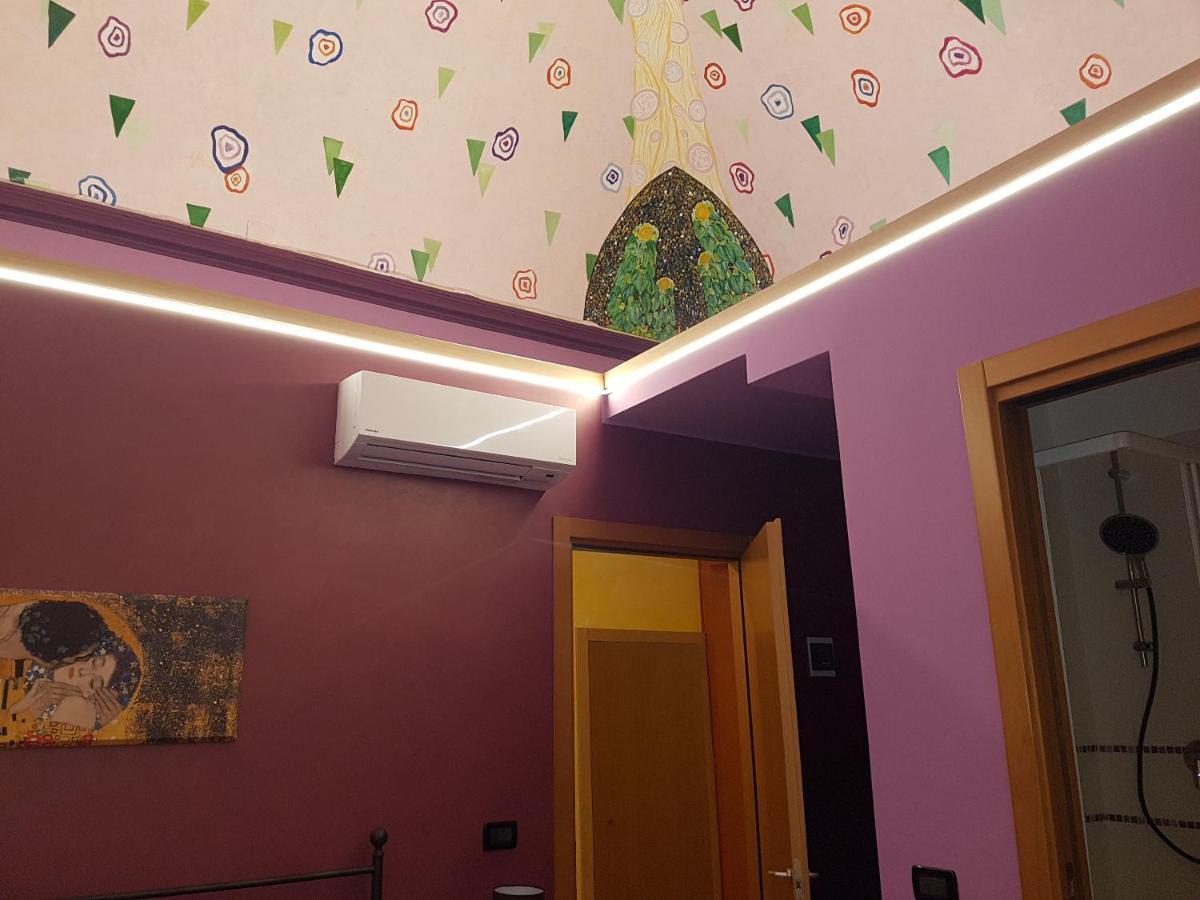 Ghiro Ghiotto Bed & Breakfast Pietra Ligure Ngoại thất bức ảnh